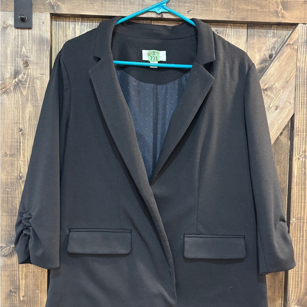 Elle Woman's Cut Black Blazer with Notched Lapel